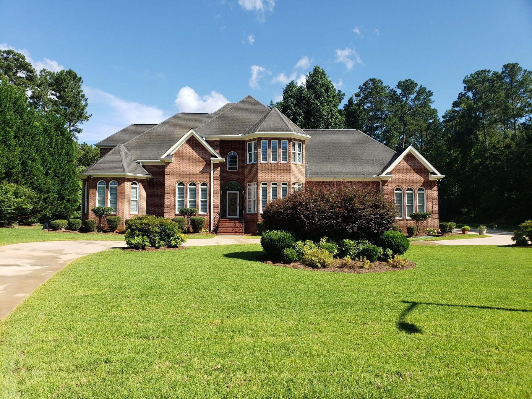 Large house pressure washing Macon Georgia